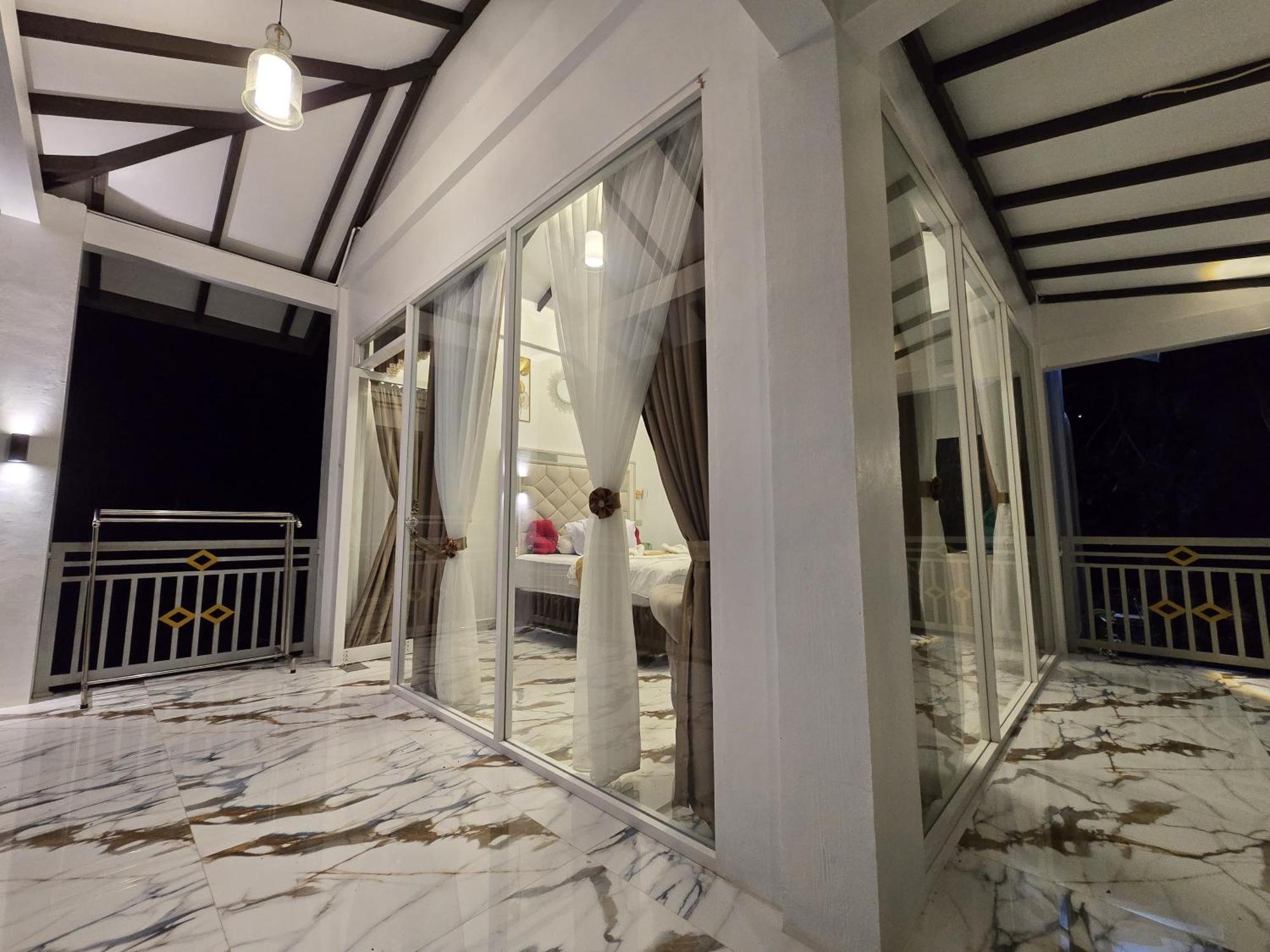 Thomas' Retreat Bukit Lawang Hotel ภายนอก รูปภาพ