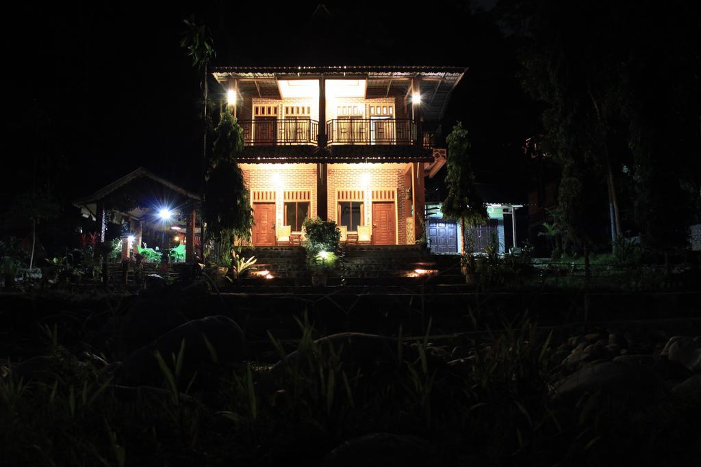 Thomas' Retreat Bukit Lawang Hotel ภายนอก รูปภาพ