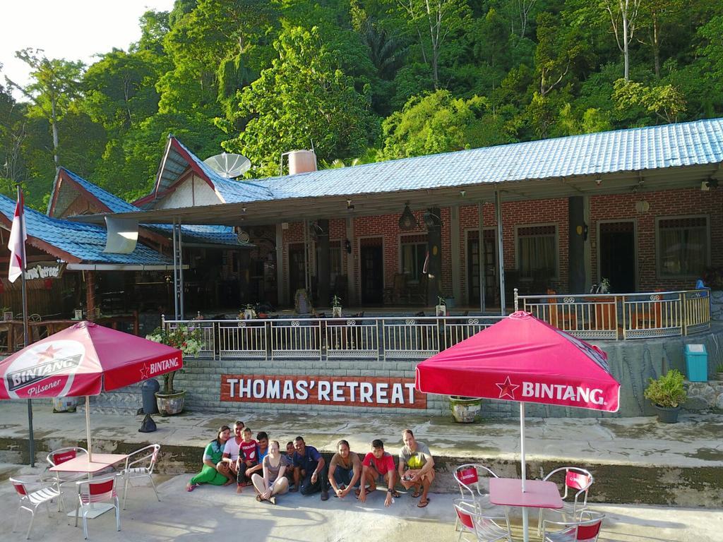Thomas' Retreat Bukit Lawang Hotel ภายนอก รูปภาพ